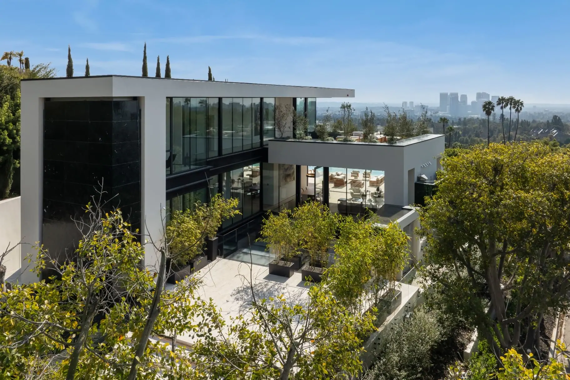 Finished custom Los Angeles home completed by Valley Vista Builders